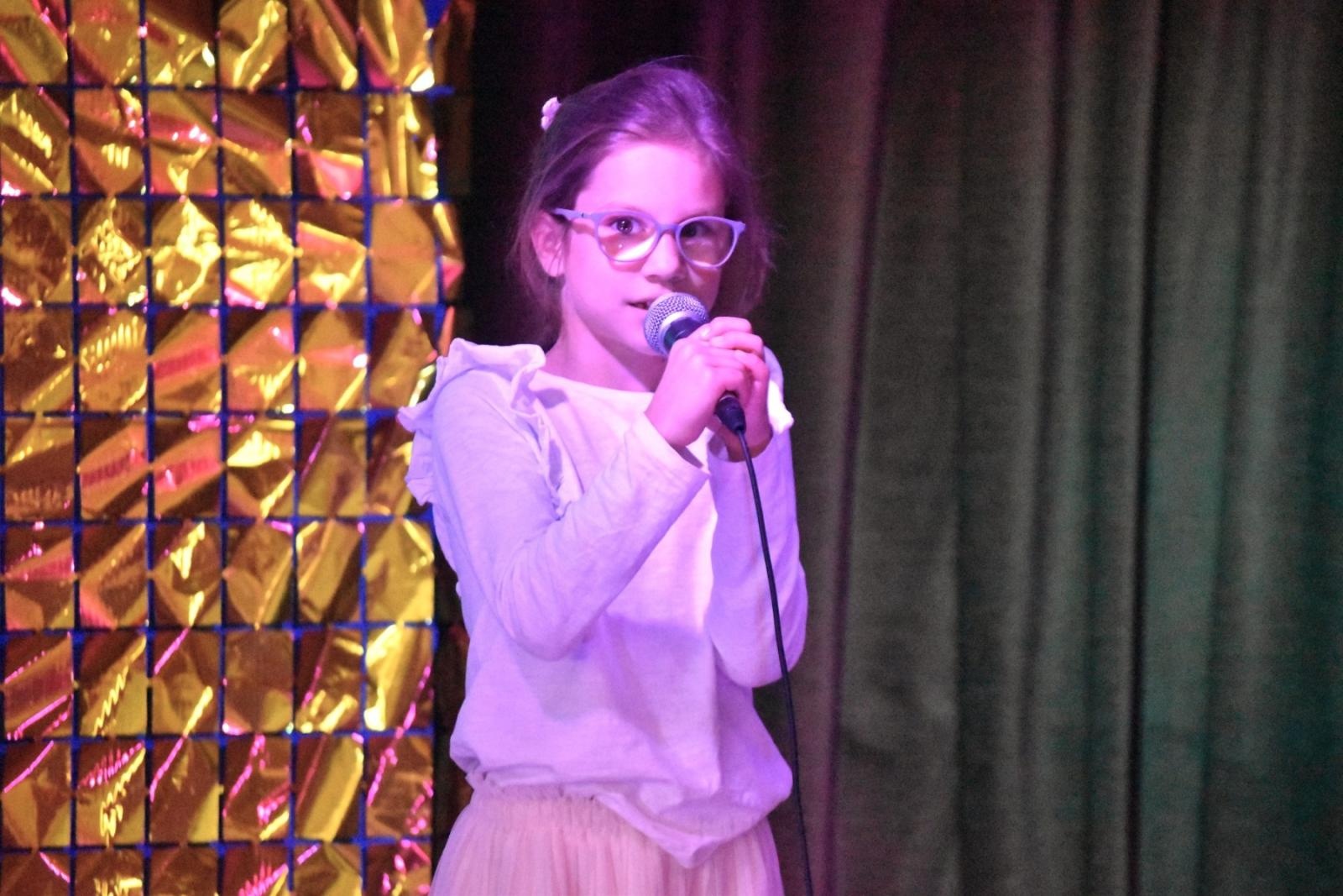 Zdjęcie w galerii na portalu naszwodzislaw.com: Zbigniew Wodecki został patronem Gminnego Festiwalu Piosenki! wiadomości z regionu