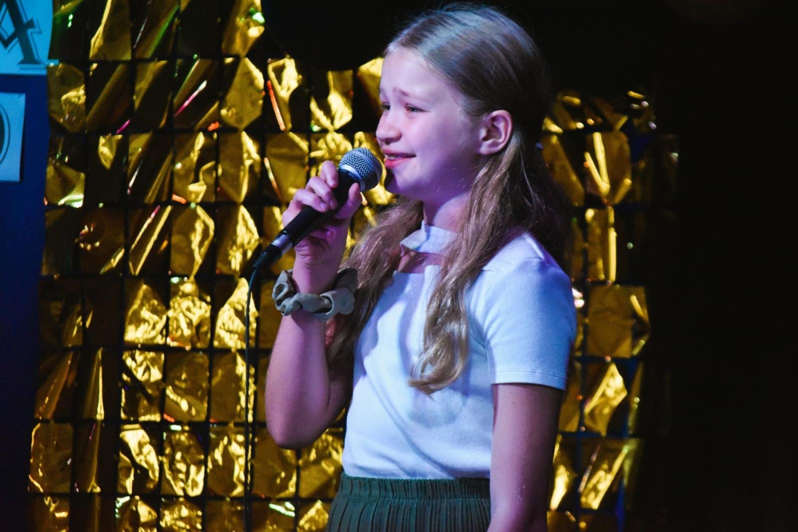 Zdjęcie w galerii na portalu naszwodzislaw.com: Zbigniew Wodecki został patronem Gminnego Festiwalu Piosenki! wiadomości z regionu