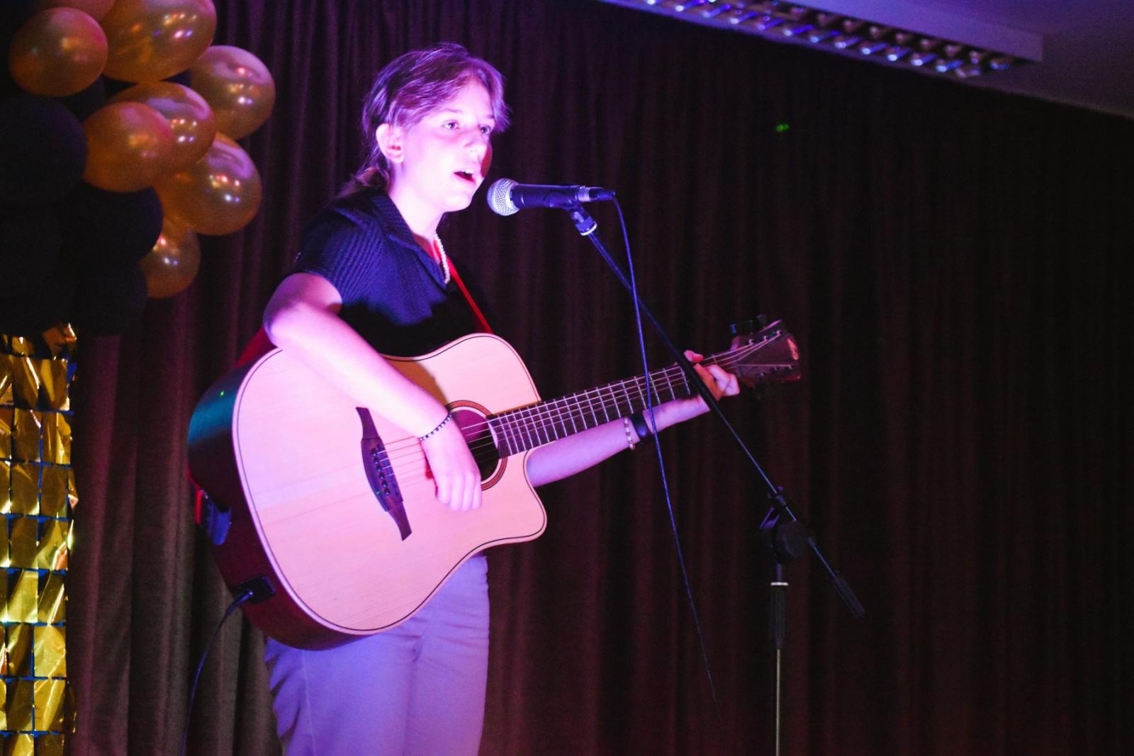 Zdjęcie w galerii na portalu naszwodzislaw.com: Zbigniew Wodecki został patronem Gminnego Festiwalu Piosenki! wiadomości z regionu