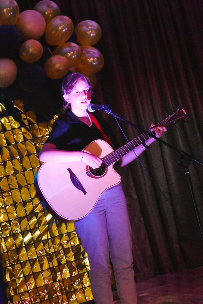 Zdjęcie w galerii na portalu naszwodzislaw.com: Zbigniew Wodecki został patronem Gminnego Festiwalu Piosenki! wiadomości z regionu