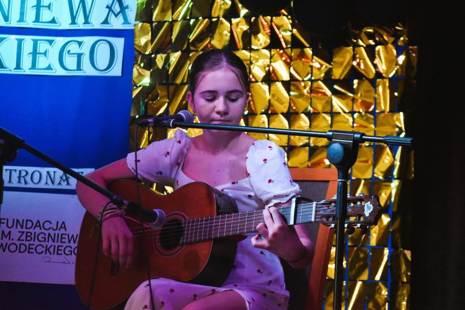 Zdjęcie w galerii na portalu naszwodzislaw.com: Zbigniew Wodecki został patronem Gminnego Festiwalu Piosenki! wiadomości z regionu