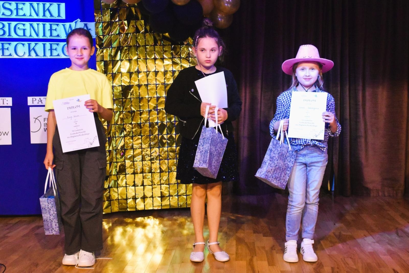 Zdjęcie w galerii na portalu naszwodzislaw.com: Zbigniew Wodecki został patronem Gminnego Festiwalu Piosenki! wiadomości z regionu