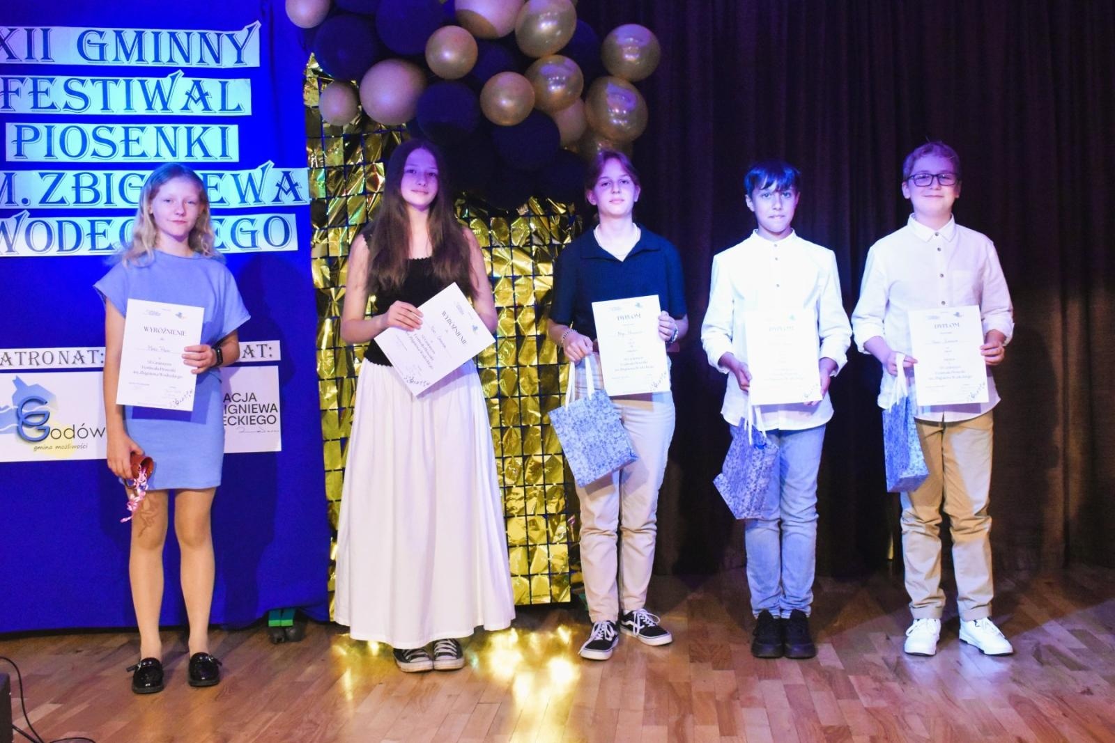 Zdjęcie w galerii na portalu naszwodzislaw.com: Zbigniew Wodecki został patronem Gminnego Festiwalu Piosenki! wiadomości z regionu