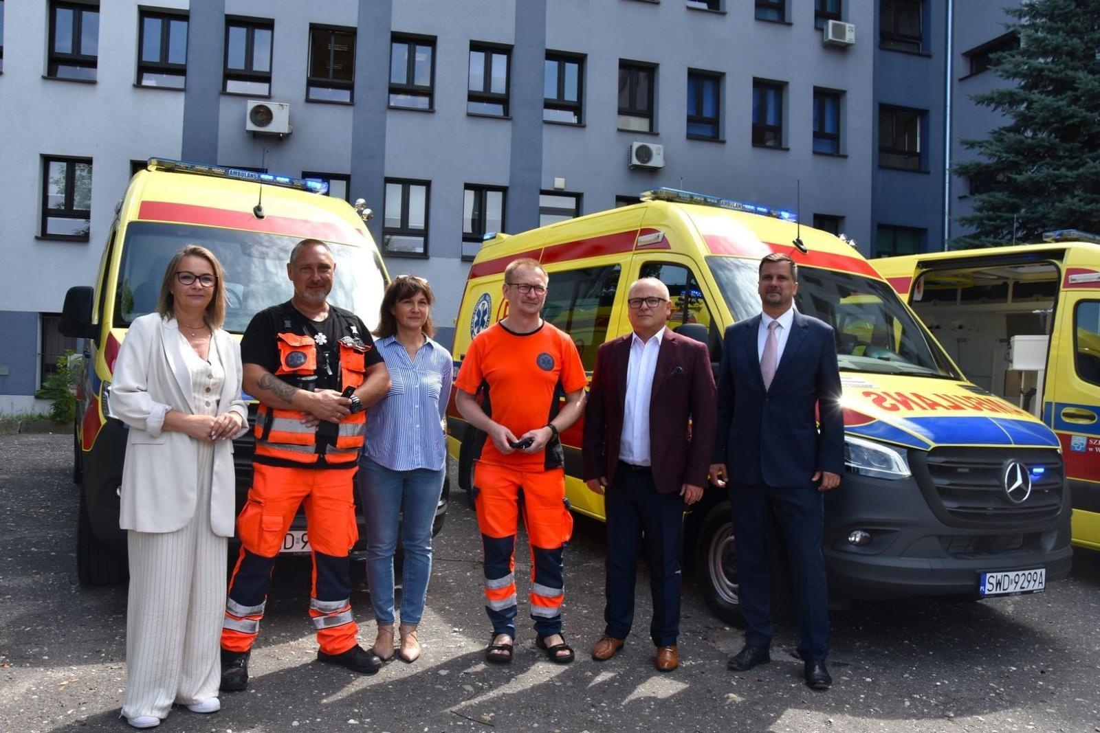 Zdjęcie w galerii na portalu naszwodzislaw.com: Pogotowie w Wodzisławiu Śląskim i Rydułtowach bogatsze o trzy ambulanse [FOTO] wiadomości z regionu