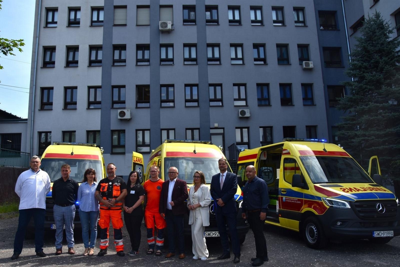 Zdjęcie w galerii na portalu naszwodzislaw.com: Pogotowie w Wodzisławiu Śląskim i Rydułtowach bogatsze o trzy ambulanse [FOTO] wiadomości z regionu