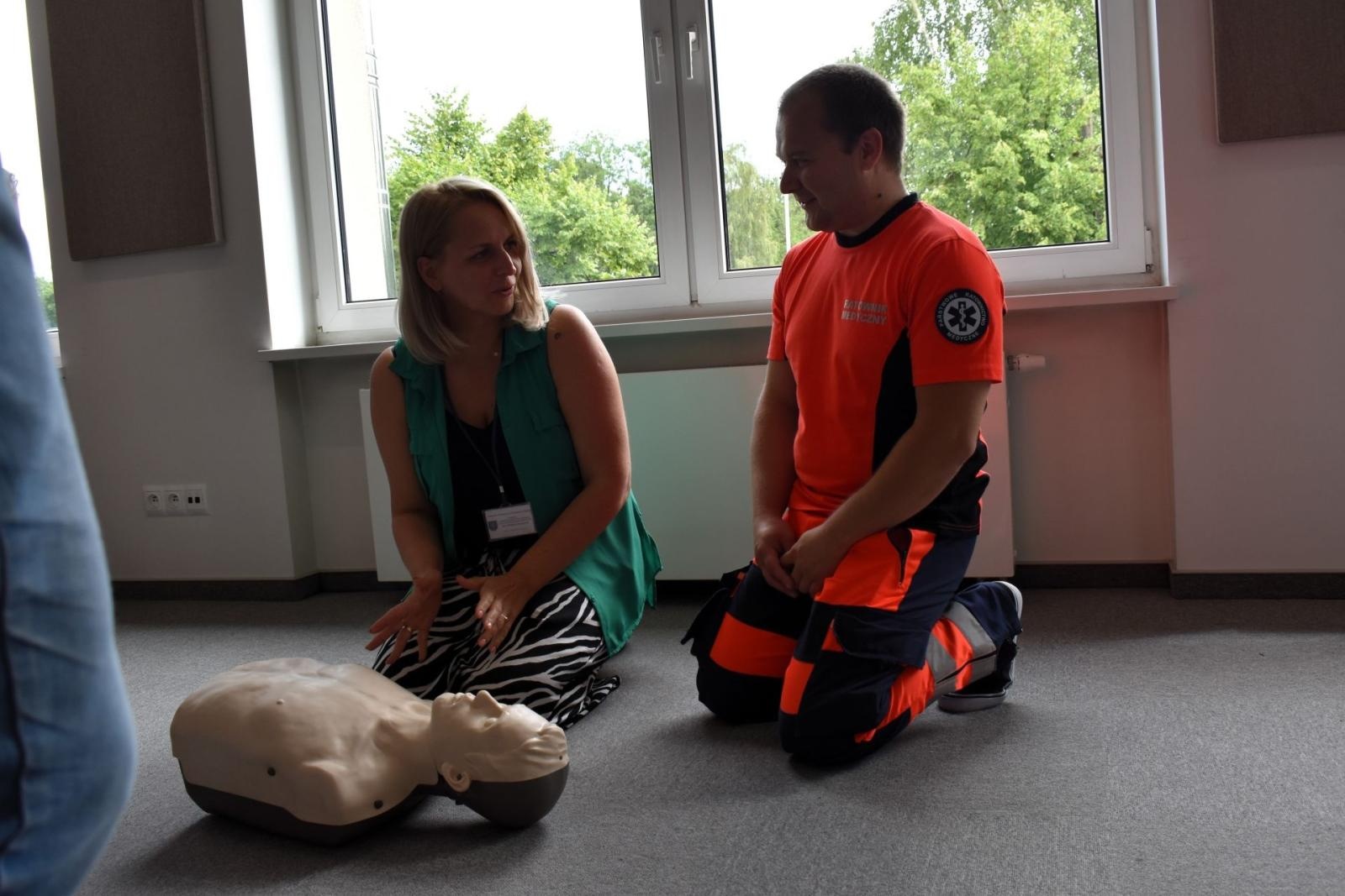 Zdjęcie w galerii na portalu naszwodzislaw.com: Pracownicy starostwa szkolili się z pierwszej pomocy wiadomości z regionu