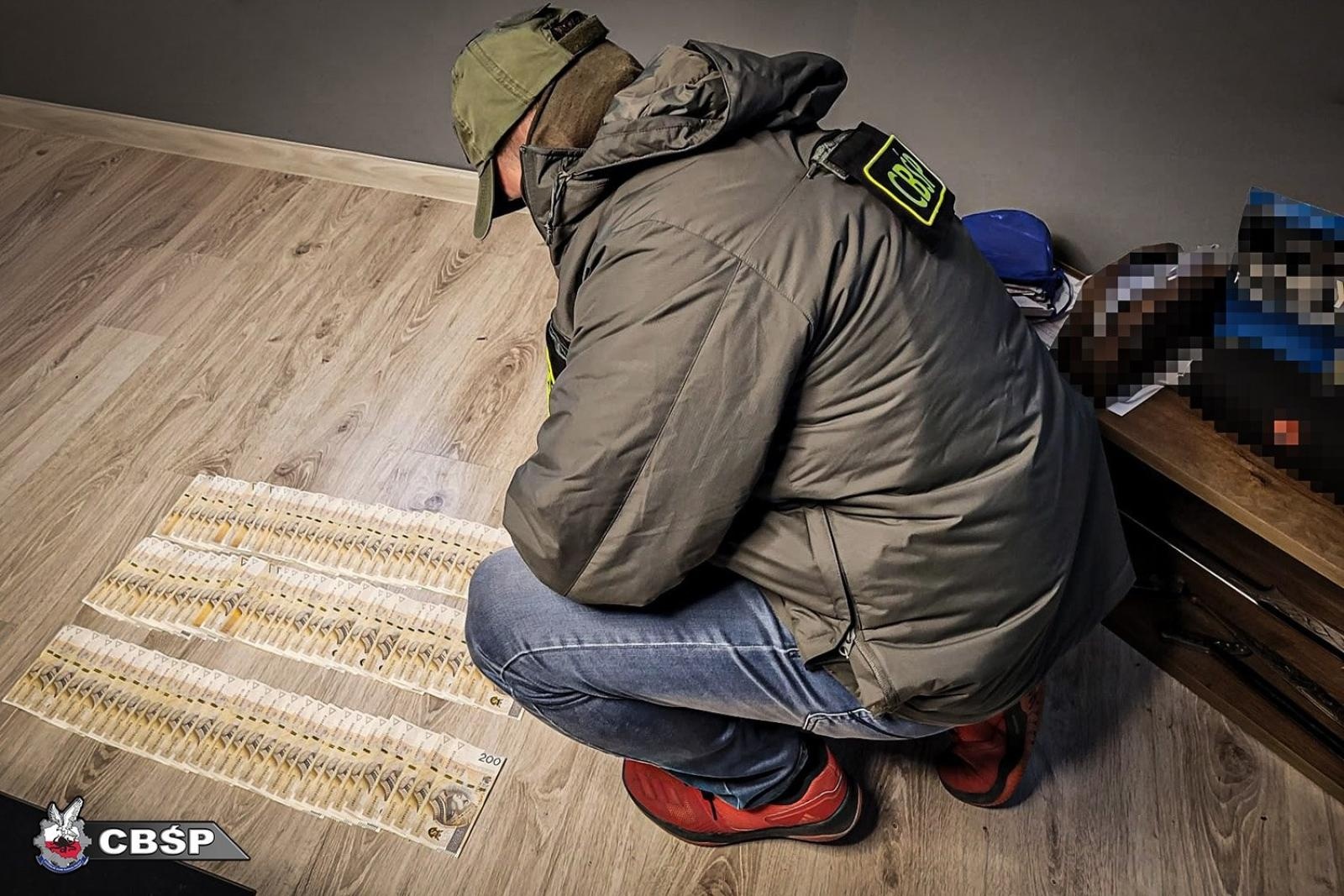 Zdjęcie w galerii na portalu naszwodzislaw.com: Zlikwidowano dwie nielegalne plantacje marihuany. Pięć osób zatrzymanych wiadomości z regionu