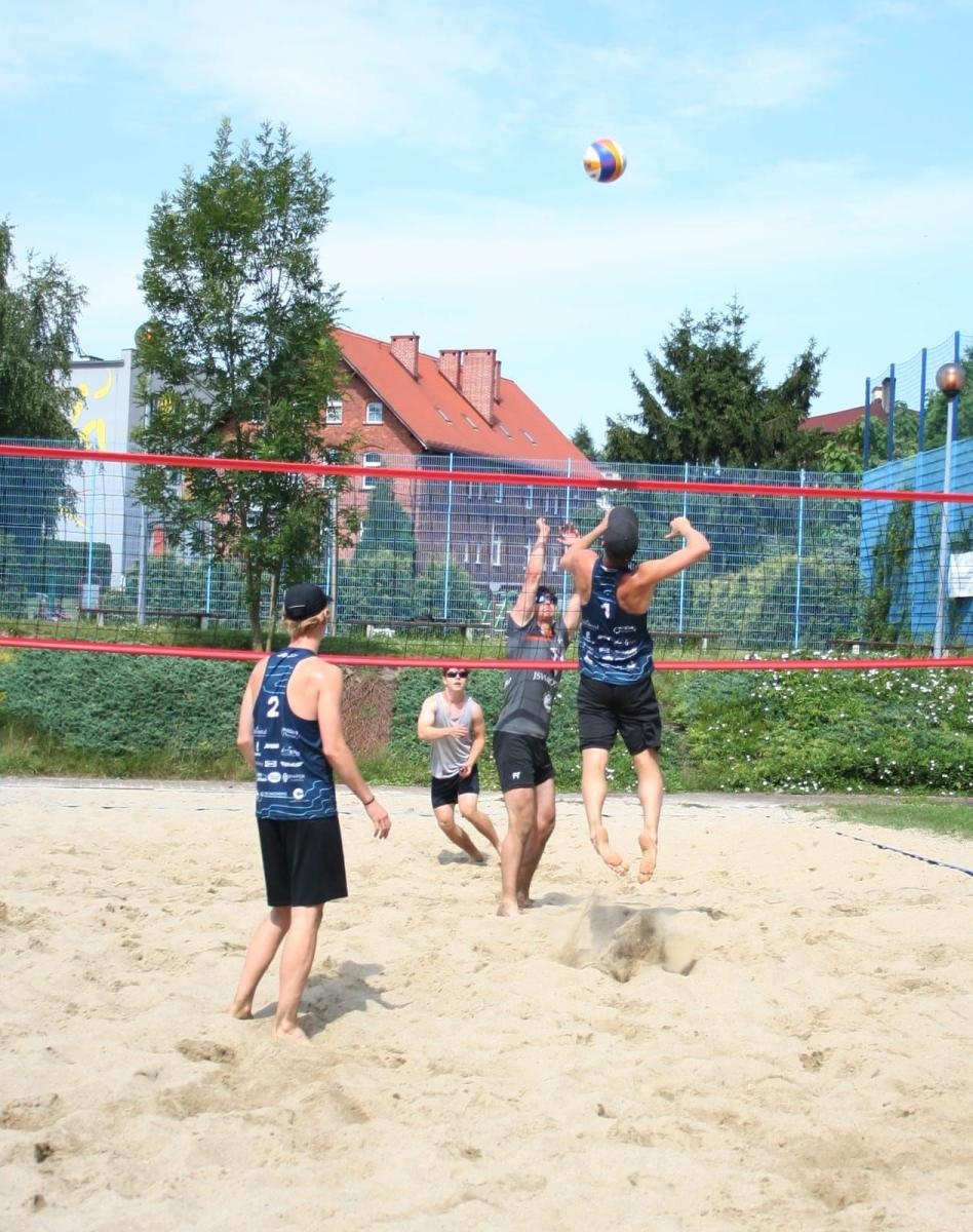 Zdjęcie w galerii na portalu naszwodzislaw.com: Grand Prix w siatkówce plażowej wiadomości z regionu