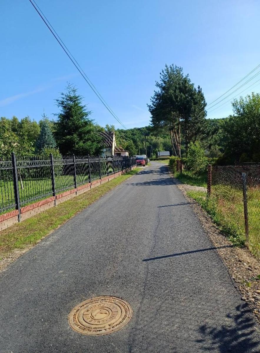 Zdjęcie w galerii na portalu naszwodzislaw.com: Gmina Godów. Kolejne metry kanalizacji gotowe. Na podłączenie trzeba jednak poczekać wiadomości z regionu