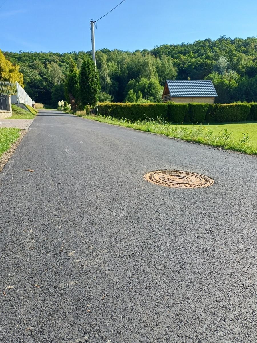 Zdjęcie w galerii na portalu naszwodzislaw.com: Gmina Godów. Kolejne metry kanalizacji gotowe. Na podłączenie trzeba jednak poczekać wiadomości z regionu