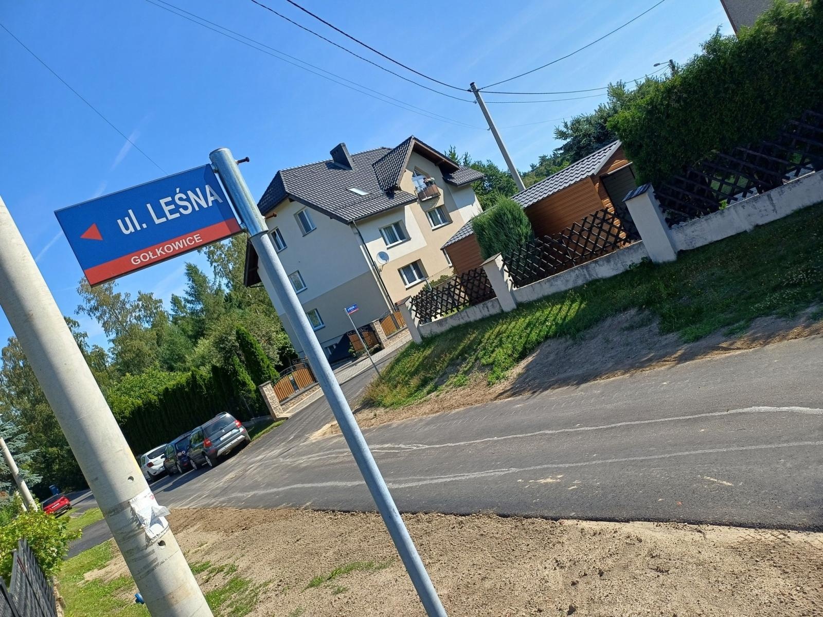 Zdjęcie w galerii na portalu naszwodzislaw.com: Gmina Godów. Kolejne metry kanalizacji gotowe. Na podłączenie trzeba jednak poczekać wiadomości z regionu