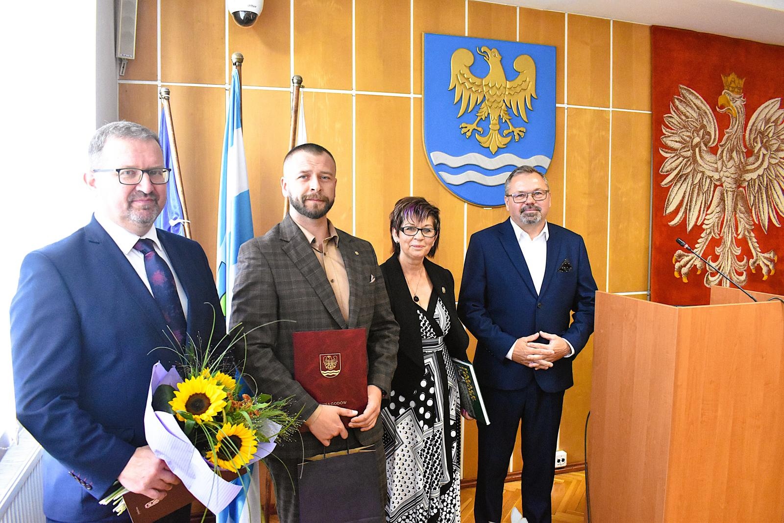 Zdjęcie w galerii na portalu naszwodzislaw.com: Wójt Gminy Godów z absolutorium i wotum zaufania wiadomości z regionu