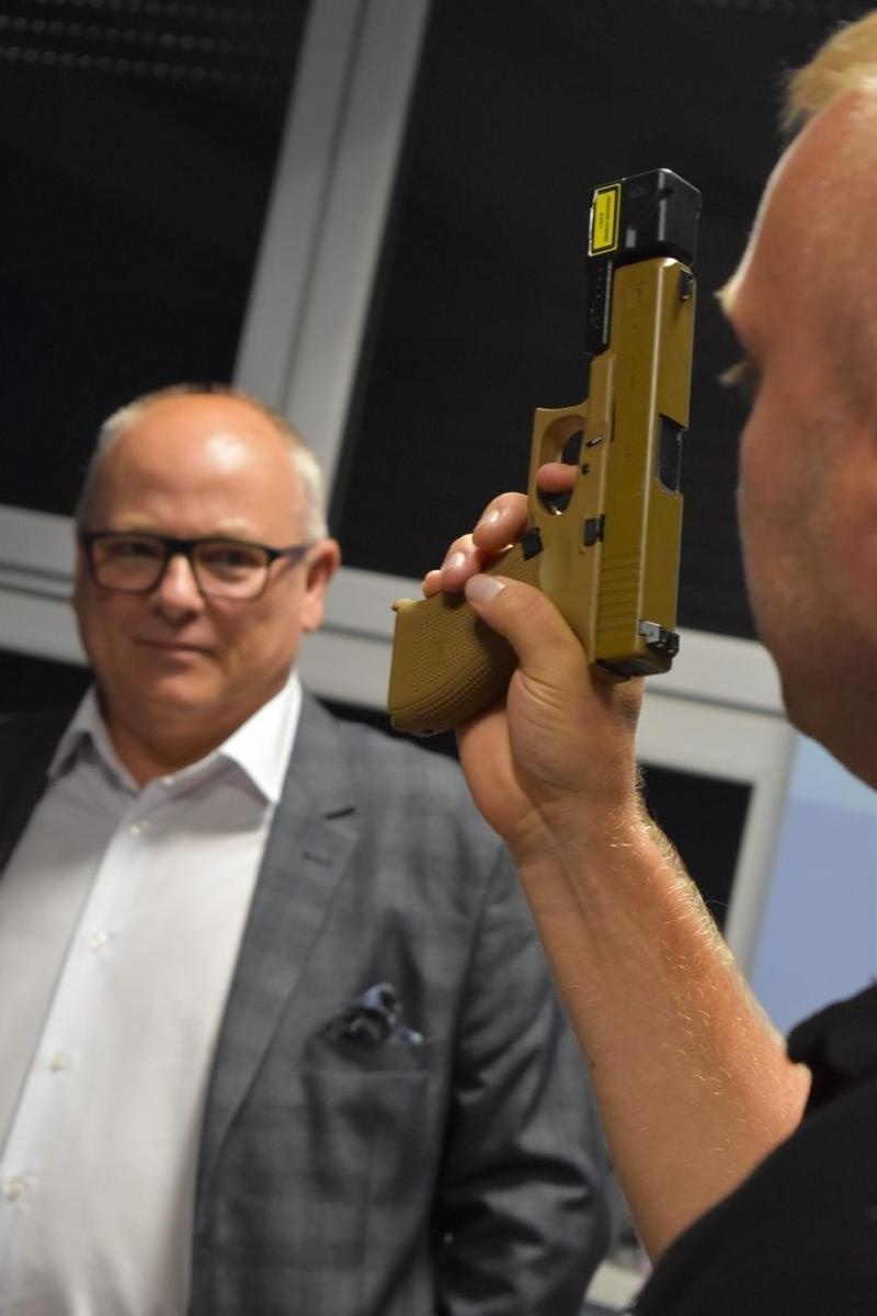 Zdjęcie w galerii na portalu naszwodzislaw.com: Wycelował w dobro i... sam środek tarczy [FOTO] wiadomości z regionu