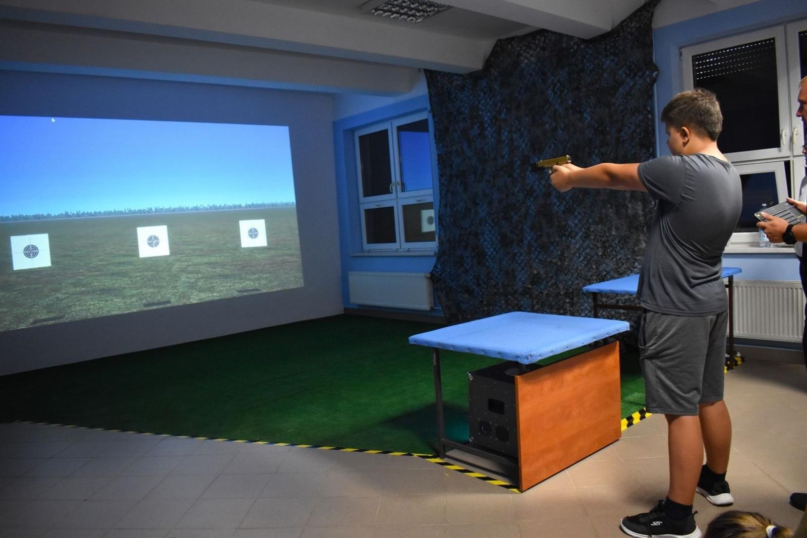 Zdjęcie w galerii na portalu naszwodzislaw.com: Wycelował w dobro i... sam środek tarczy [FOTO] wiadomości z regionu