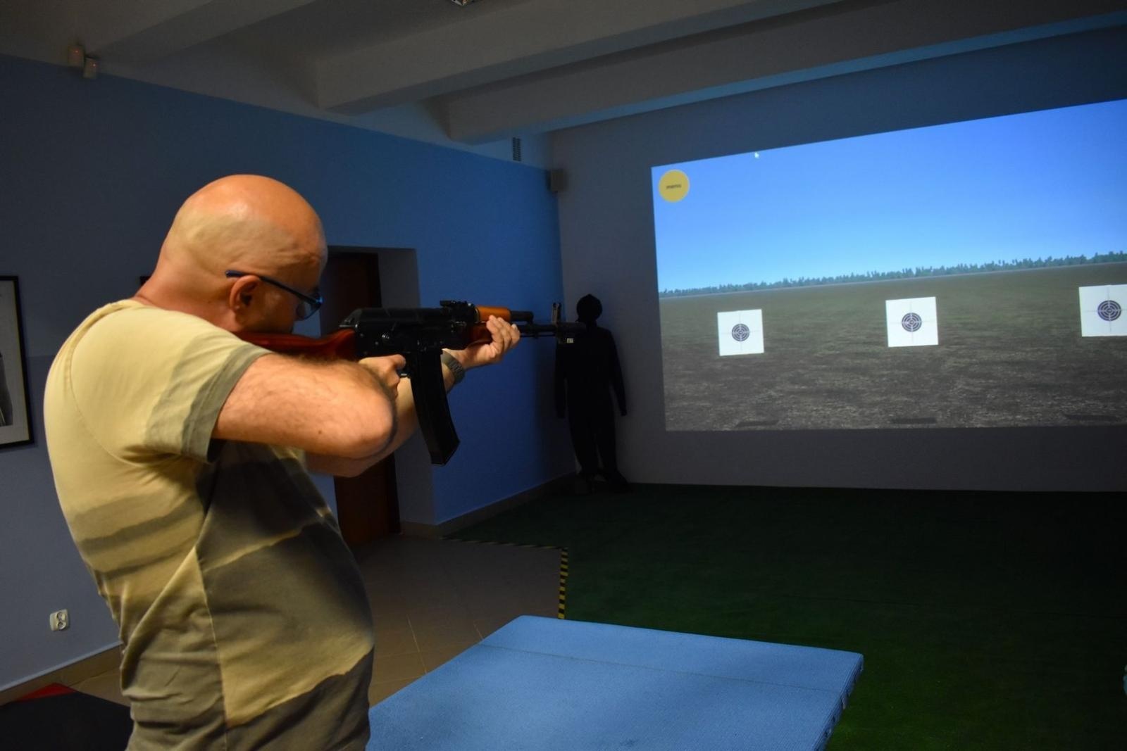 Zdjęcie w galerii na portalu naszwodzislaw.com: Wycelował w dobro i... sam środek tarczy [FOTO] wiadomości z regionu