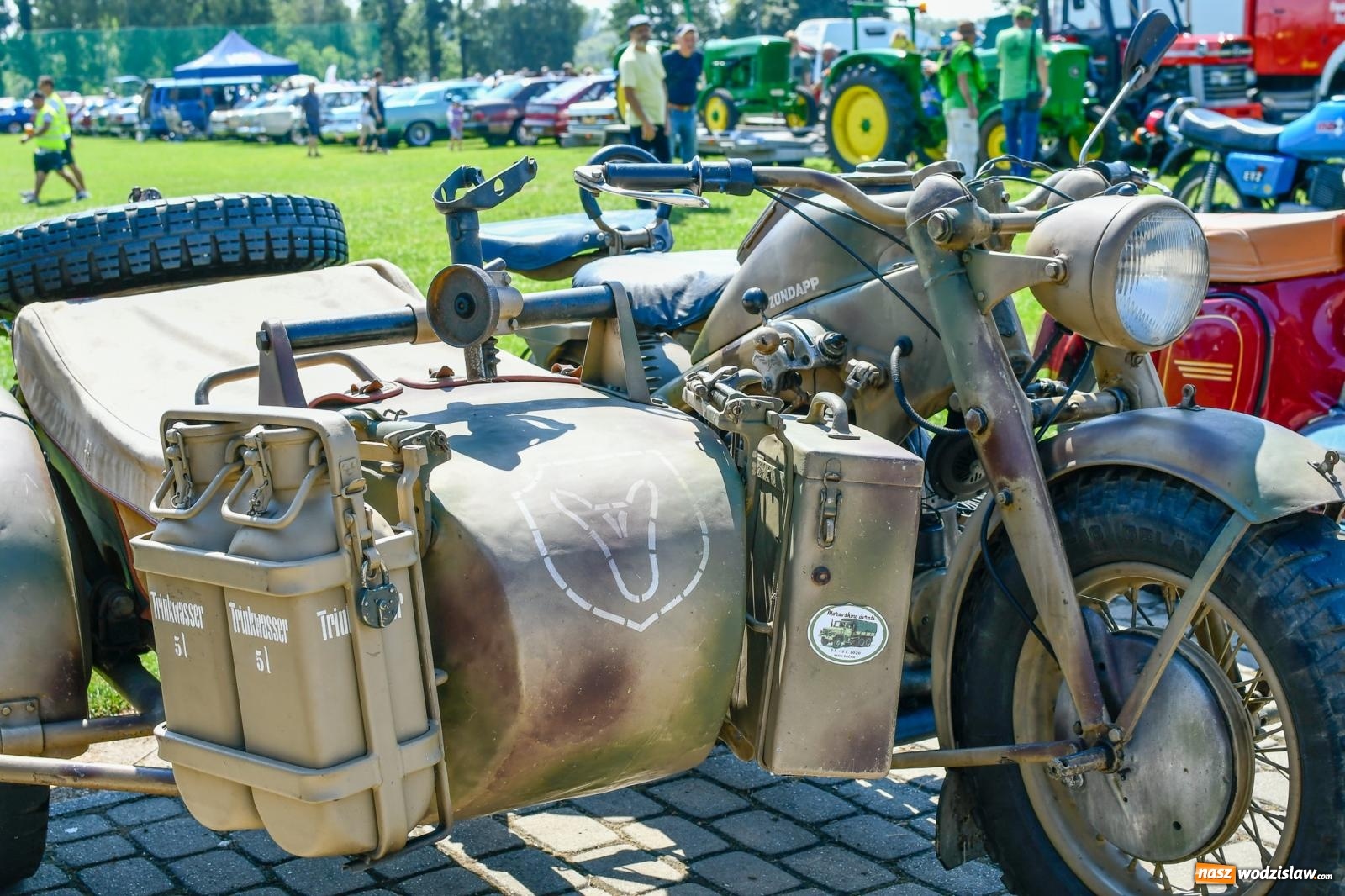 Zdjęcie w galerii na portalu naszwodzislaw.com: Stare samochody i motocykle na zlocie w Zabełkowie [FOTO i WIDEO] wiadomości z regionu