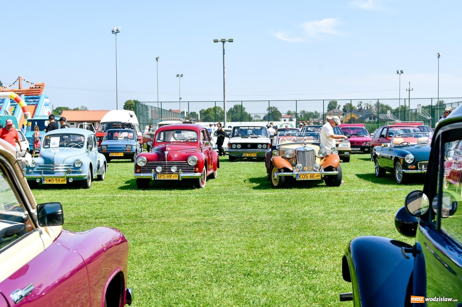 Zdjęcie w galerii na portalu naszwodzislaw.com: Stare samochody i motocykle na zlocie w Zabełkowie [FOTO i WIDEO] wiadomości z regionu
