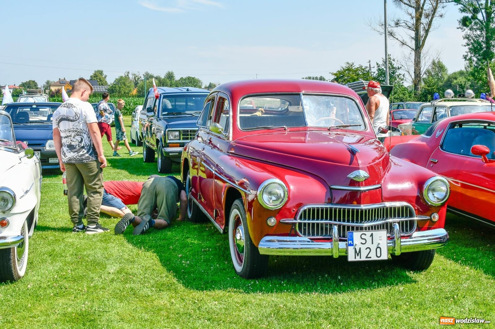 Zdjęcie w galerii na portalu naszwodzislaw.com: Stare samochody i motocykle na zlocie w Zabełkowie [FOTO i WIDEO] wiadomości z regionu