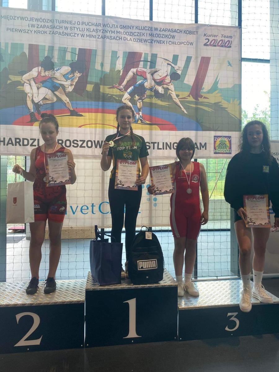 Zdjęcie w galerii na portalu naszwodzislaw.com: Zapasy. Medale Akademii Sportowej Top Team wiadomości z regionu