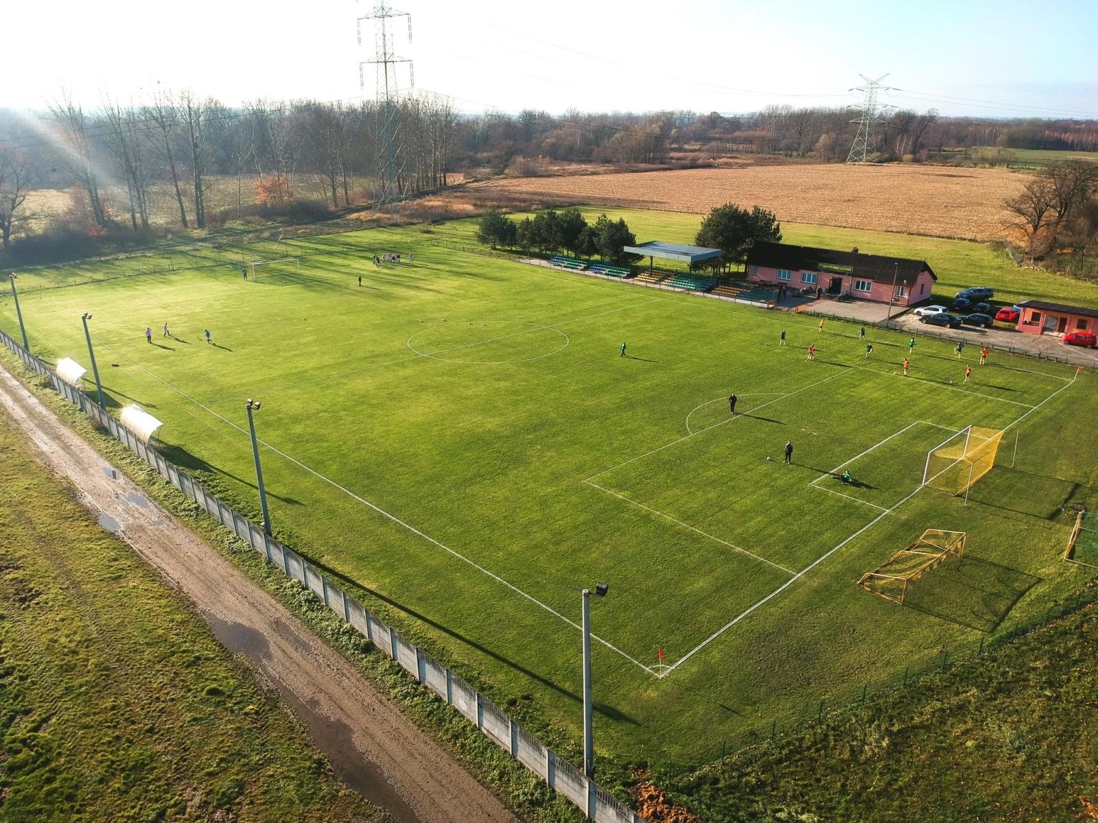 Zdjęcie w galerii na portalu naszwodzislaw.com: Przetarg na termomodernizację szatni Olzy Godów i Polonii Łaziska wiadomości z regionu