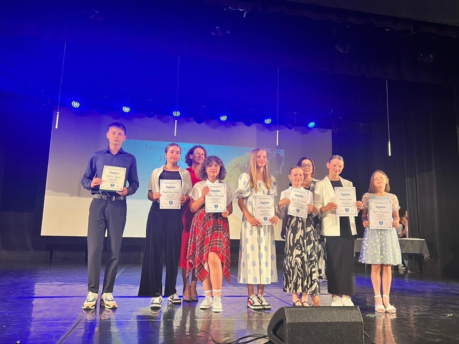 Zdjęcie w galerii na portalu naszwodzislaw.com: Najlepsi z Najlepszych w SP15 [FOTO] wiadomości z regionu