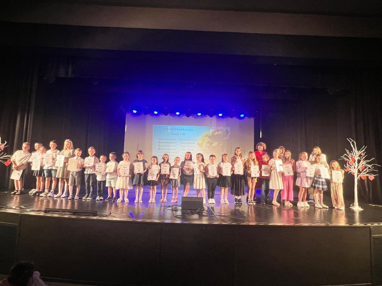 Zdjęcie w galerii na portalu naszwodzislaw.com: Najlepsi z Najlepszych w SP15 [FOTO] wiadomości z regionu