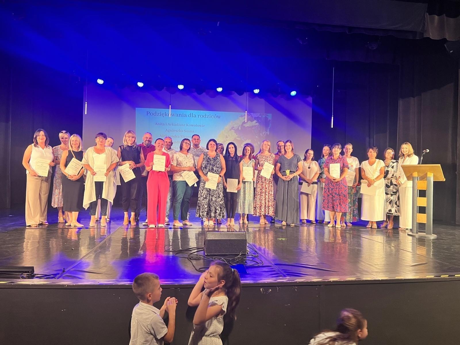 Zdjęcie w galerii na portalu naszwodzislaw.com: Najlepsi z Najlepszych w SP15 [FOTO] wiadomości z regionu