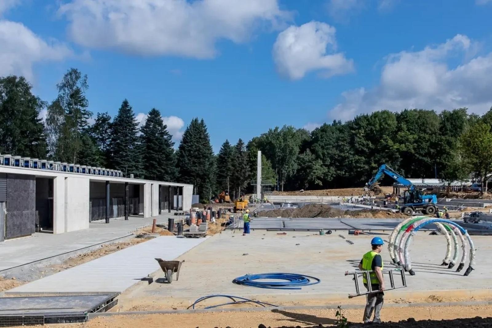 Zdjęcie w galerii na portalu naszwodzislaw.com: Zjeżdżalnia na blisko 200 m. Nowa Fala rośnie w oczach wiadomości z regionu