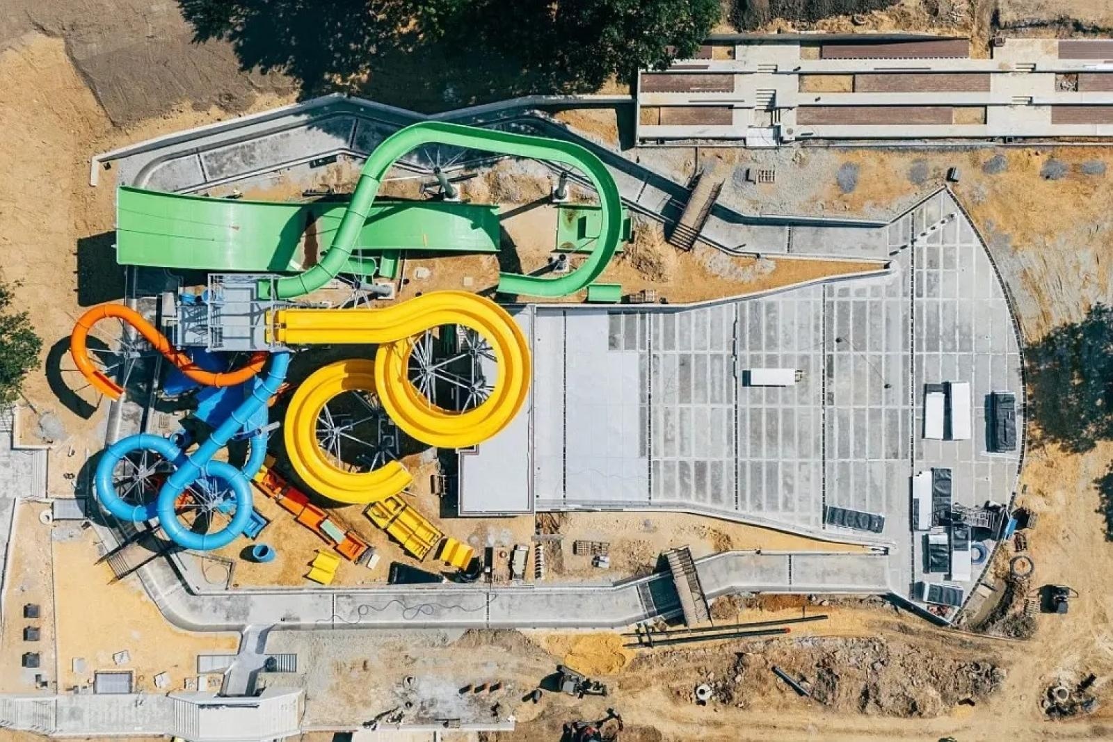 Zdjęcie w galerii na portalu naszwodzislaw.com: Zjeżdżalnia na blisko 200 m. Nowa Fala rośnie w oczach wiadomości z regionu