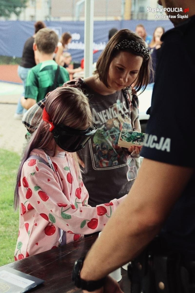 Zdjęcie w galerii na portalu naszwodzislaw.com: Festyn EkoPopołudnie w Wodzisławiu Śląskim. Dzielnicowi promowali bezpieczeństwo wiadomości z regionu