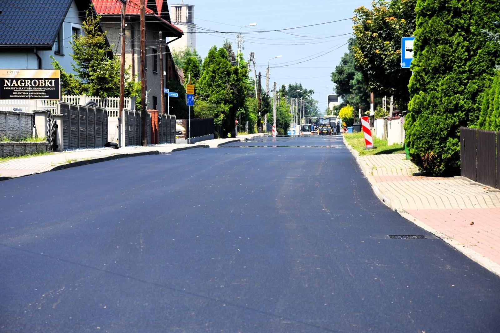 Zdjęcie w galerii na portalu naszwodzislaw.com: Trwają prace na ul. Powstańców Śląskich w Syryni wiadomości z regionu