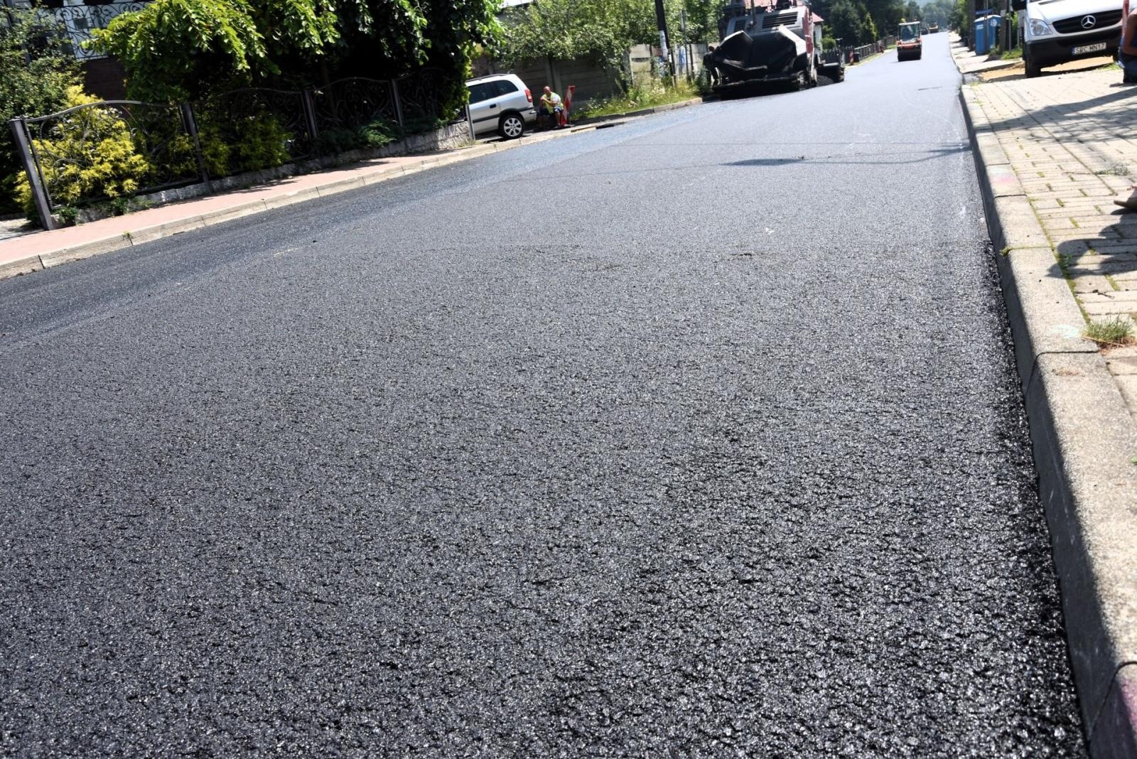 Zdjęcie w galerii na portalu naszwodzislaw.com: Trwają prace na ul. Powstańców Śląskich w Syryni wiadomości z regionu