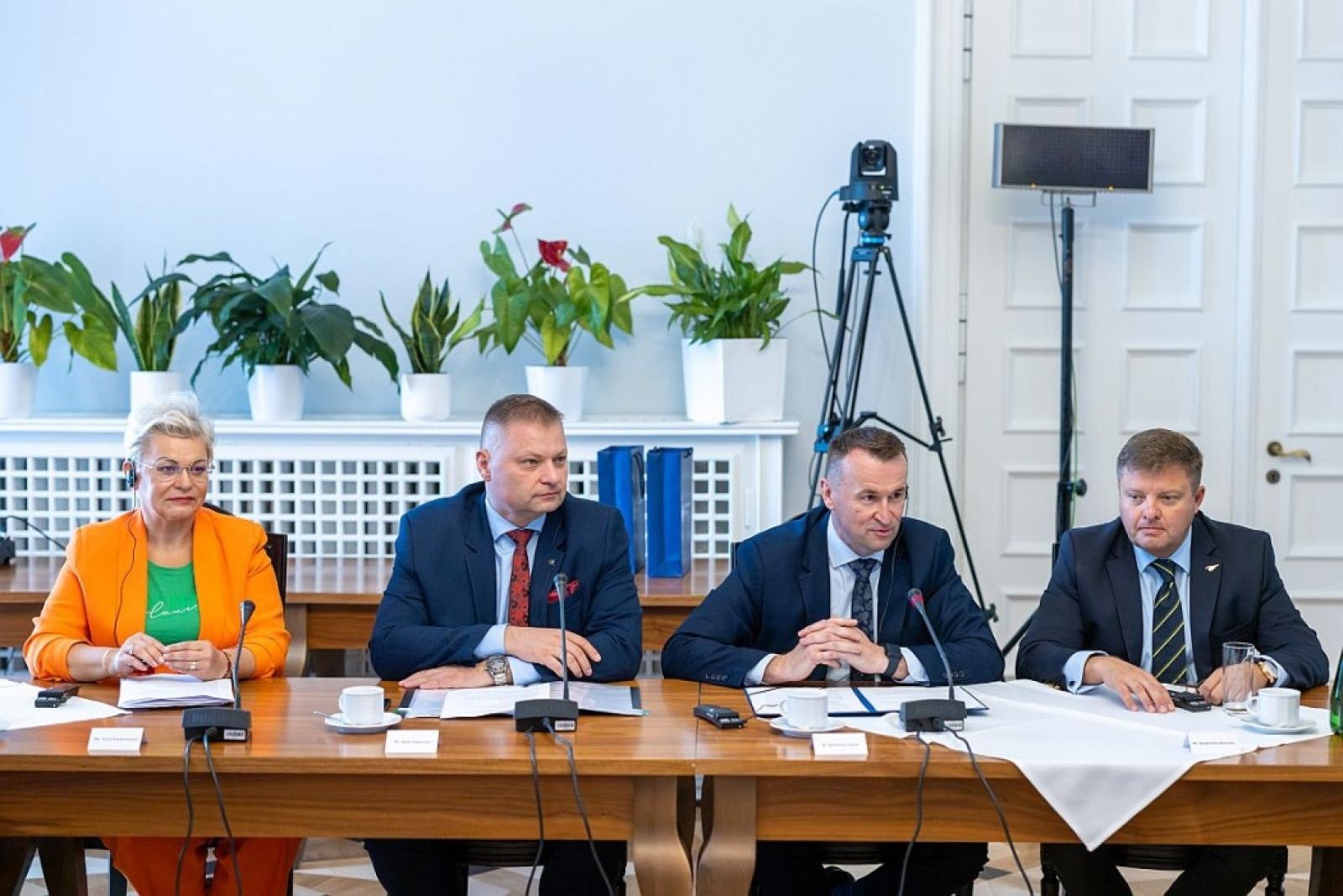 Zdjęcie w galerii na portalu naszwodzislaw.com: Województwo Śląskie odnowiło porozumienie z Krajem Związkowym Nadrenią Północną-Westfalią i Regionem Hauts-de-France wiadomości z regionu