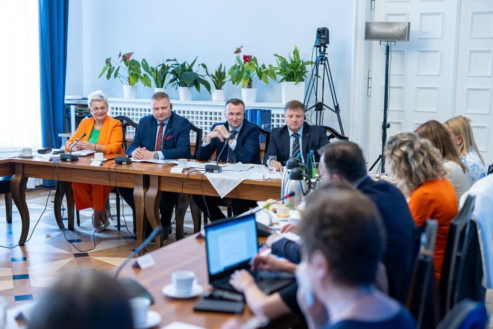 Zdjęcie w galerii na portalu naszwodzislaw.com: Województwo Śląskie odnowiło porozumienie z Krajem Związkowym Nadrenią Północną-Westfalią i Regionem Hauts-de-France wiadomości z regionu