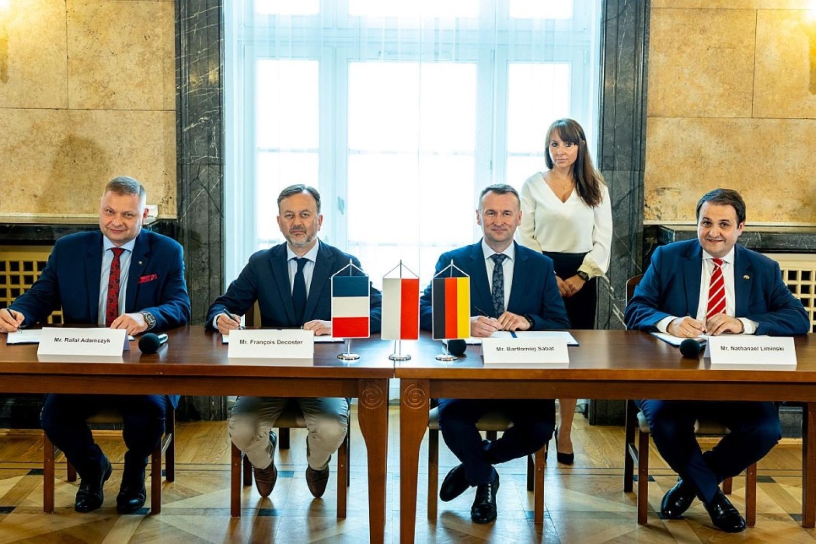 Zdjęcie w galerii na portalu naszwodzislaw.com: Województwo Śląskie odnowiło porozumienie z Krajem Związkowym Nadrenią Północną-Westfalią i Regionem Hauts-de-France wiadomości z regionu