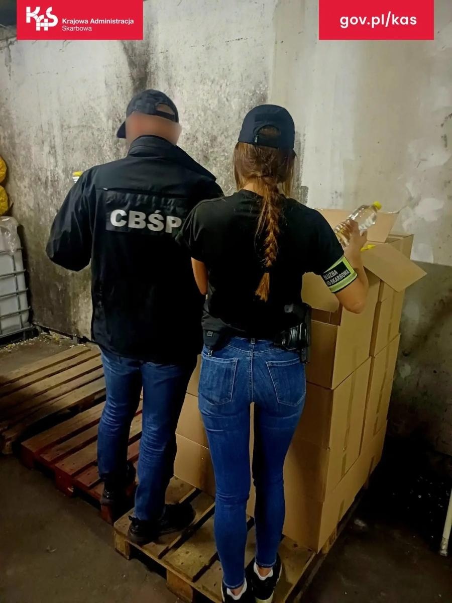 Zdjęcie w galerii na portalu naszwodzislaw.com: Kolejny sukces KAS i CBŚP w walce z nielegalnym obrotem wyrobów akcyzowych wiadomości z regionu