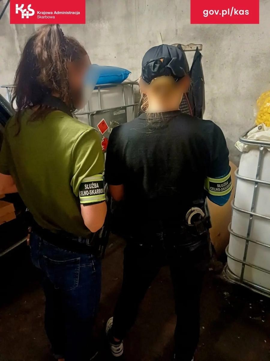 Zdjęcie w galerii na portalu naszwodzislaw.com: Kolejny sukces KAS i CBŚP w walce z nielegalnym obrotem wyrobów akcyzowych wiadomości z regionu