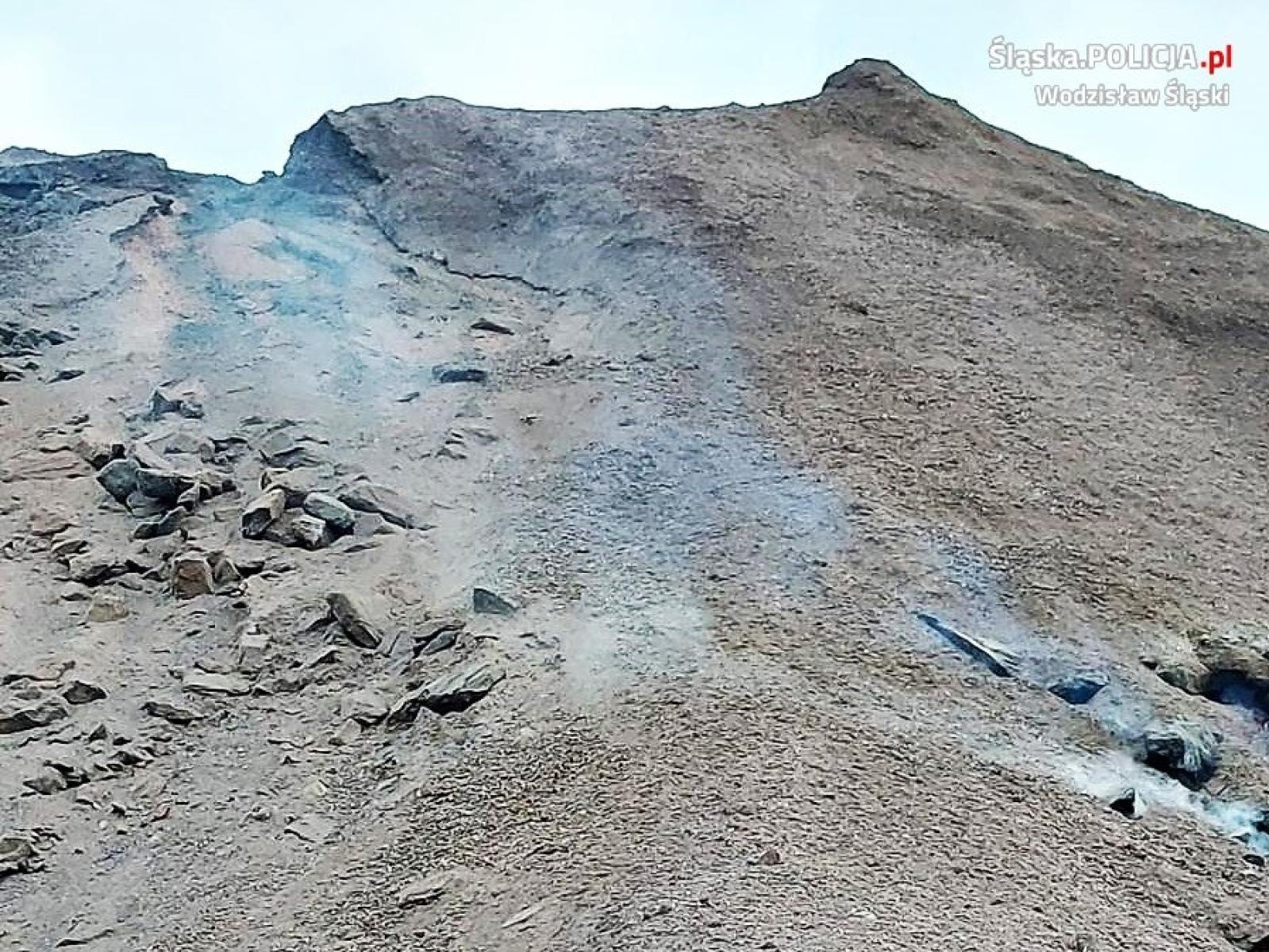 Zdjęcie w galerii na portalu naszwodzislaw.com: Chłopacy chodzili po hałdzie. 13-latek z oparzeniem II stopnia trafił do szpitala wiadomości z regionu