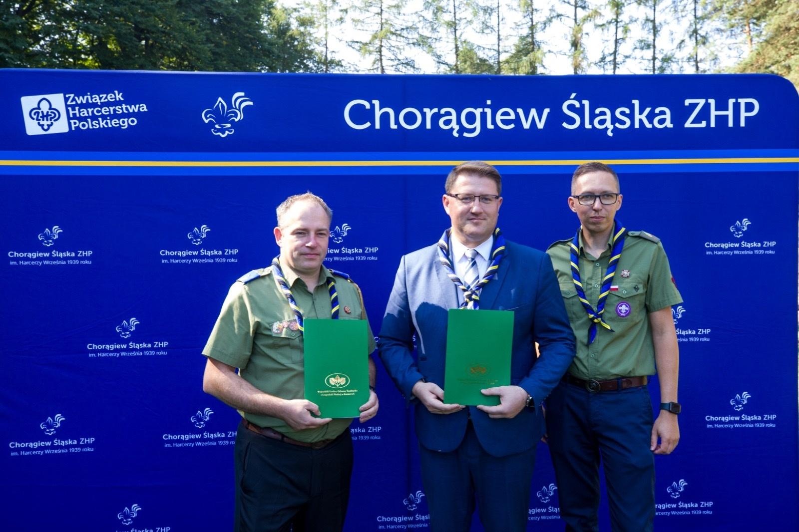 Zdjęcie w galerii na portalu naszwodzislaw.com: Fundusz wspiera harcerzy wiadomości z regionu