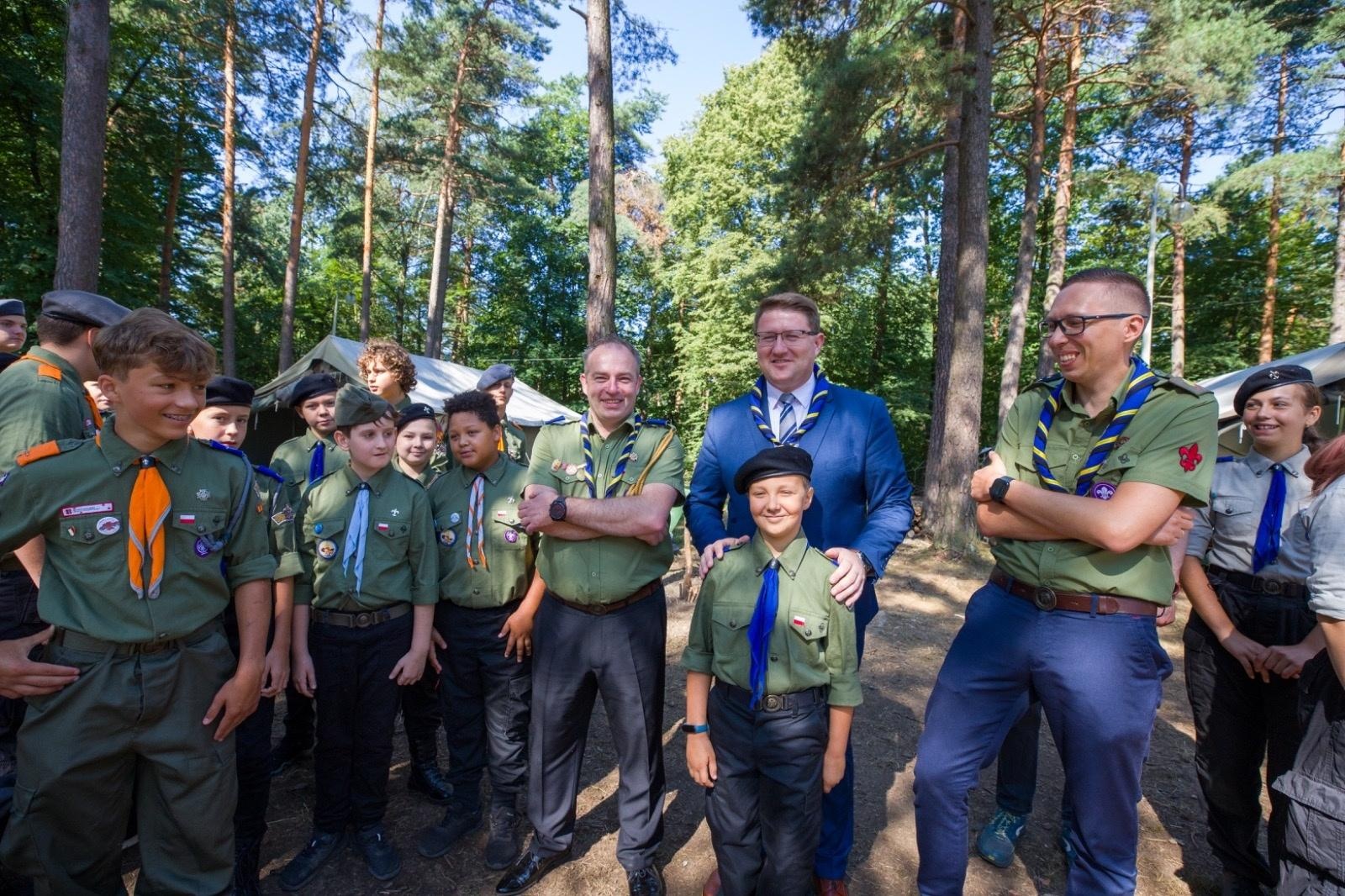 Zdjęcie w galerii na portalu naszwodzislaw.com: Fundusz wspiera harcerzy wiadomości z regionu