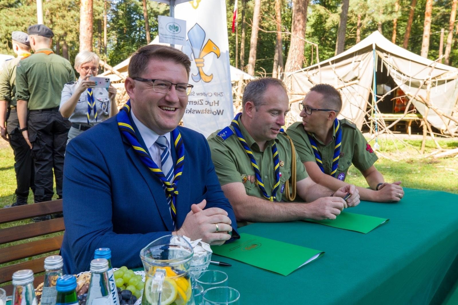 Zdjęcie w galerii na portalu naszwodzislaw.com: Fundusz wspiera harcerzy wiadomości z regionu