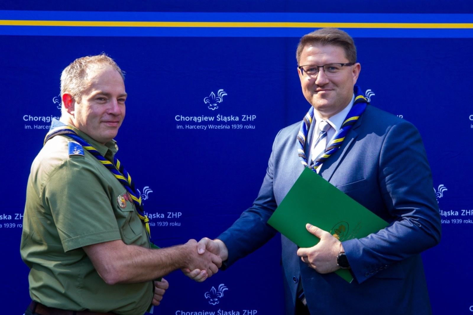 Zdjęcie w galerii na portalu naszwodzislaw.com: Fundusz wspiera harcerzy wiadomości z regionu