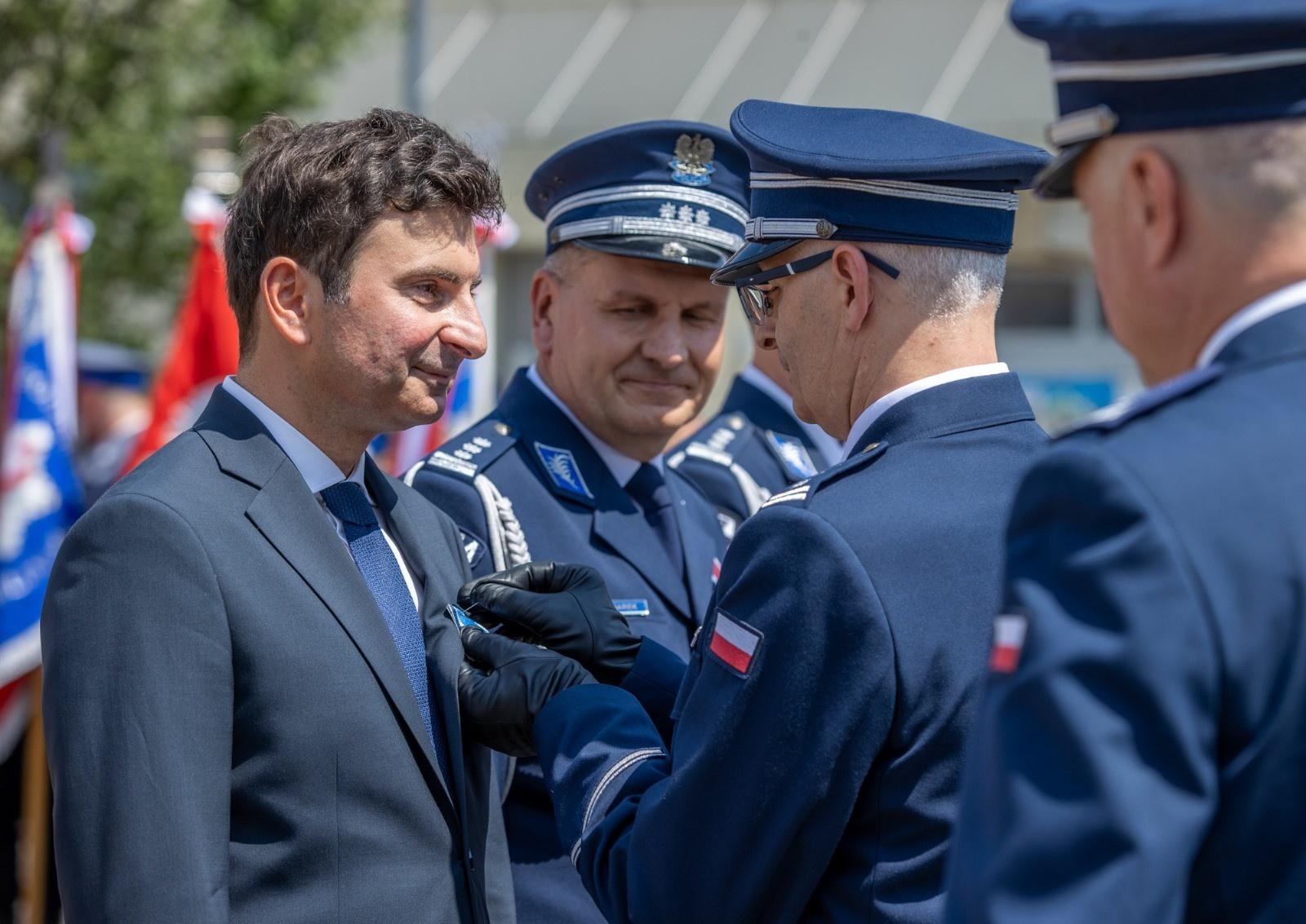 Zdjęcie w galerii na portalu naszwodzislaw.com: Wojewódzkie Obchody Święta Policji garnizonu śląskiego w Żorach wiadomości z regionu