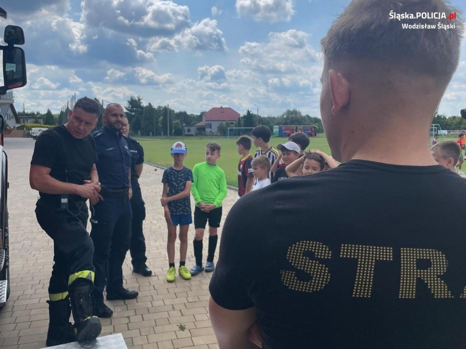 Zdjęcie w galerii na portalu naszwodzislaw.com: Wakacyjne półkolonie z policją i strażą pożarną wiadomości z regionu