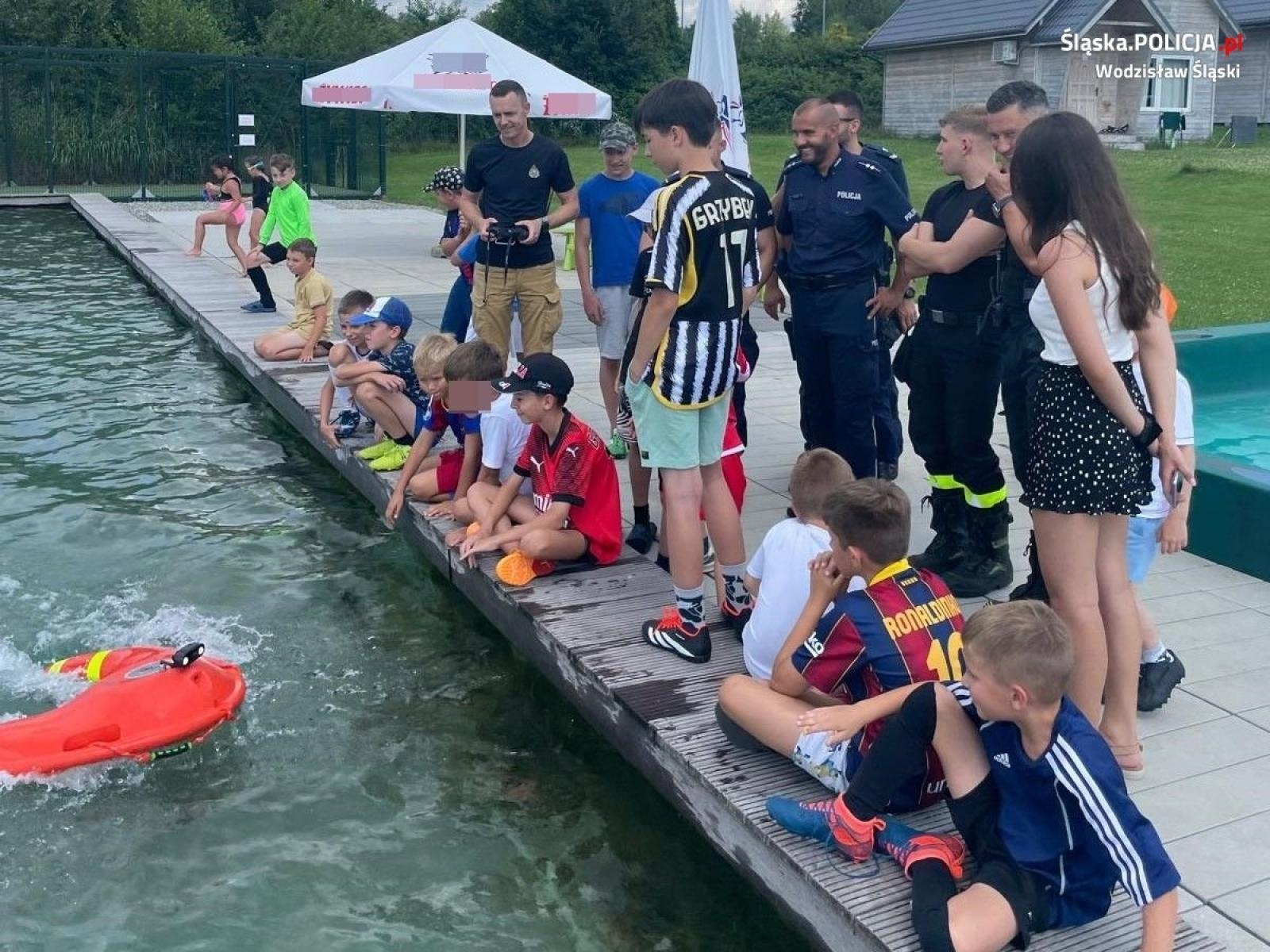 Zdjęcie w galerii na portalu naszwodzislaw.com: Wakacyjne półkolonie z policją i strażą pożarną wiadomości z regionu