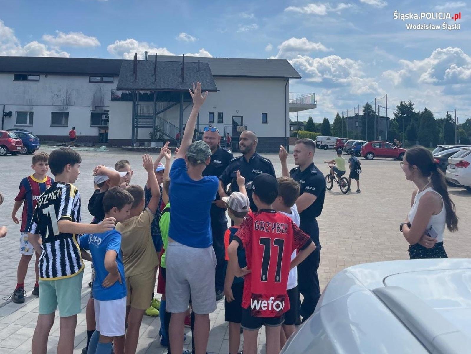 Zdjęcie w galerii na portalu naszwodzislaw.com: Wakacyjne półkolonie z policją i strażą pożarną wiadomości z regionu