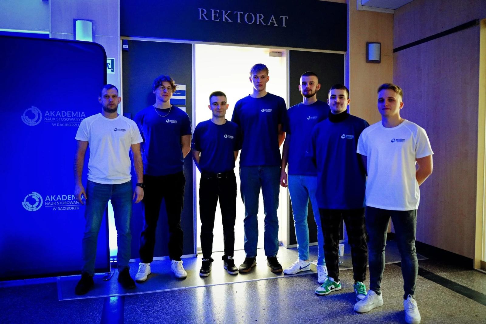 Zdjęcie w galerii na portalu naszwodzislaw.com: Z ostatniej chwili: Rusza 2. Rekrutacja na BEZPŁATNE studia do Akademii Nauk Stosowanych w Raciborzu! Zajęcia również w weekendy! Połącz pracę i naukę! wiadomości z regionu