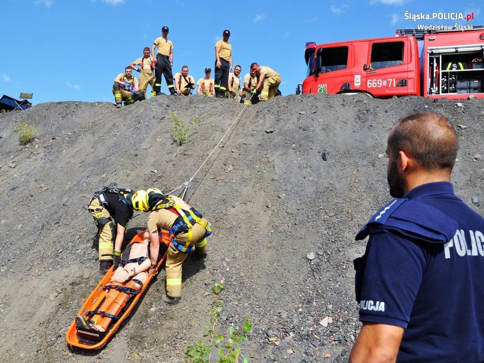 Zdjęcie w galerii na portalu naszwodzislaw.com: Policyjne i strażackie ćwiczenia na polderze w Bukowie [FOTO] wiadomości z regionu