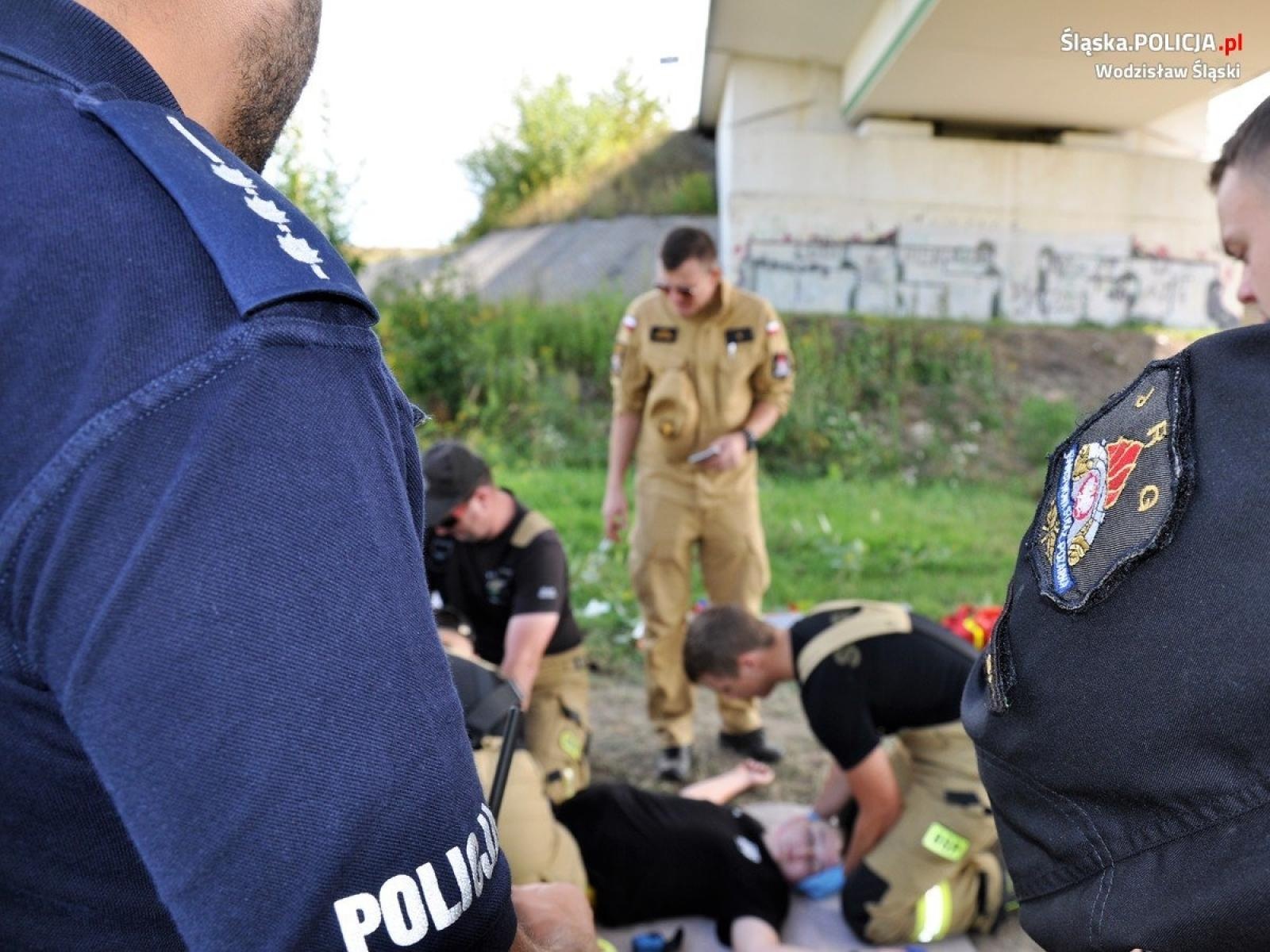Zdjęcie w galerii na portalu naszwodzislaw.com: Policyjne i strażackie ćwiczenia na polderze w Bukowie [FOTO] wiadomości z regionu