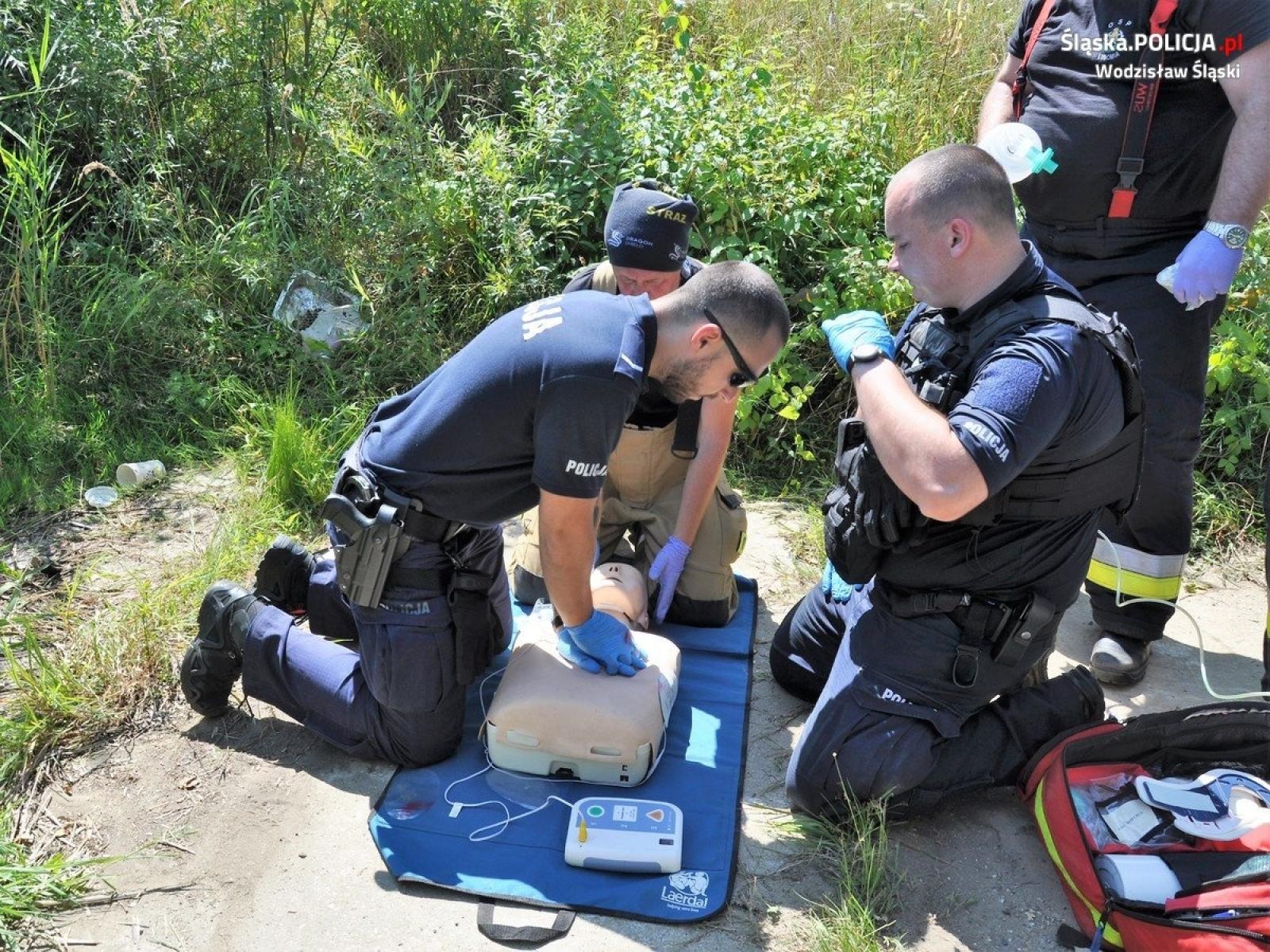 Zdjęcie w galerii na portalu naszwodzislaw.com: Policyjne i strażackie ćwiczenia na polderze w Bukowie [FOTO] wiadomości z regionu